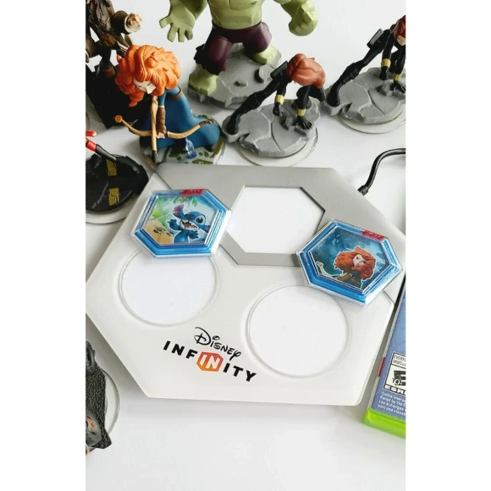 Disney Infinity Game Lot with Figures‎